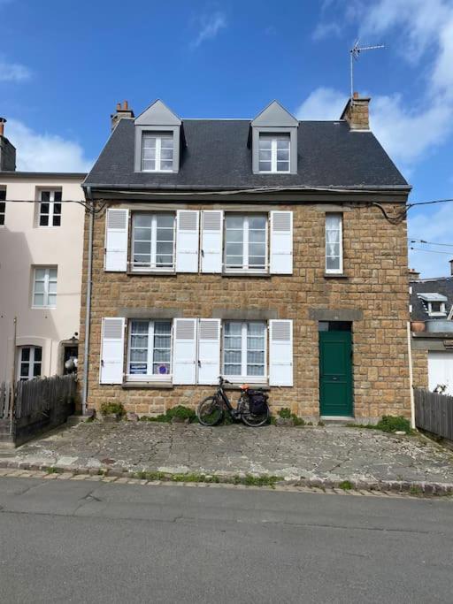 Maison Du Cap Lihou, Duplex Au 1Er Et 2Eme Etage Mansarde, Quartier Historique, Гранвил Екстериор снимка